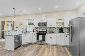 Downtown 4 Bed Room Home near PHL and UPenn with WiFi & Parking - Image 5