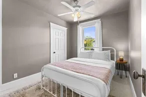 Pet friendly 4 BD Historic Charmer at Marion Uptown - Image 3