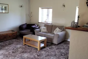 Tranquil Farlow Retreat - Image 5