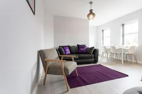 Pillo Rooms Apartments - Trafford - Image 4