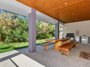 Black Rock Beach House With Pool - Image 2
