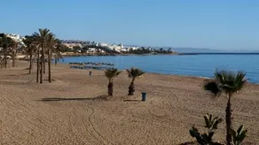Laguna Beach 2 bedroom apartment with sun terrace sea views Wifi - Image 4