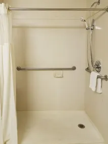 Quality Inn & Suites Charleston - Civic Center - Image 5