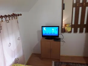 Apartment Mrsinj - Image 4