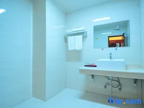 Luoping Xinding Express Hotel - Image 3
