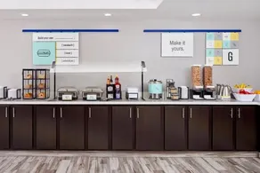 La Quinta Inn & Suites Richmond - Kings Dominion - Image 3