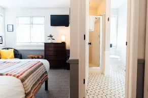 Beaconlight Guest House - Image 3