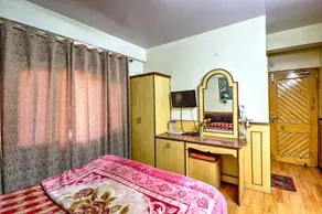 Hotel Grace - Image 2