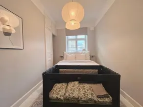 Stylish flat next to metro - Image 3