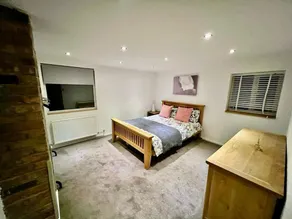 Gorgeous Cosy Home 2 Miles From Heathrow Airport - Image 5