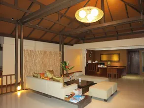 Monkey Island Resort - Image 2