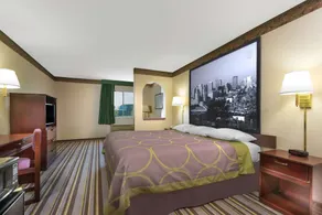 Super 8 By Wyndham Wapakoneta - Image 3