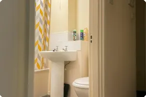 Rochdale Retreat - Cozy Apartment Stay - Image 2