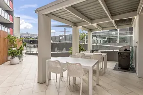 Lovely 1 Bedroom Studio in Bowen Hills - Image 3