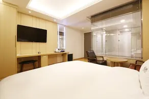 Hotel Raum - Image 5