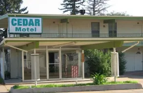 Cedar Motel - Image 5