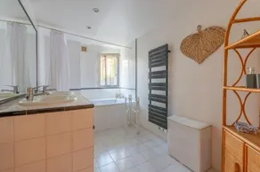 La CÃ©lestine Belle maison en pierre de 250m2 avec jardin - Image 2