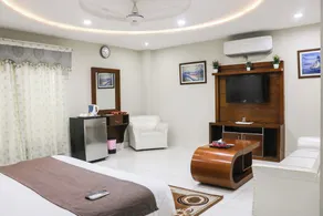 Crown Inn Hotel Multan - Image 5