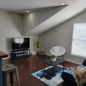Modern 1 Bdrm Carriage House- Minutes To Downtown - Image 5