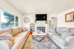 Cozy Oaks - A Coastal Getaway with Idyllic Scenery - Image 4