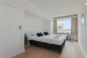Stunning fully renovated apartment with panoramic sea-view in 't Zoute with 2 parkings - Image 2