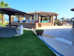 Janno Beach Hotel - Image 3