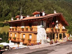Hotel Chalet Genziana - Image 3