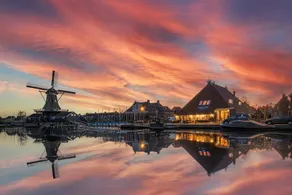 Farm in Woudsend, Friesland, With bar and Jetty - Image 2