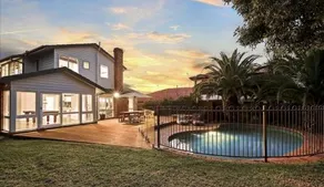 Mornington Peninsula Stay with Pool & Table Tennis - Image 5