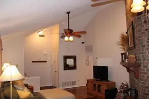 Comfy Cozy Affordable Home Away Home - Image 5