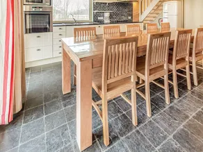 Ideal Holiday Home in Gijverinkhove with Terrace, Garden - Image 5
