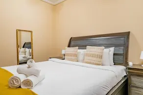 Stunning 1 bedroom w/ pool in Downtown - Image 5