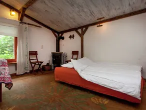 Cosily Furnished Small Wooden House - Image 5