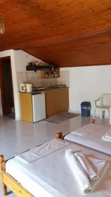 Alekos Rooms and Apartments - Image 5