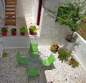 Nikos Rooms - Image 2