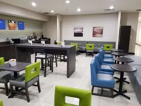 Comfort Inn - Image 3