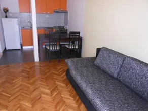 Apartments D & P - Image 3