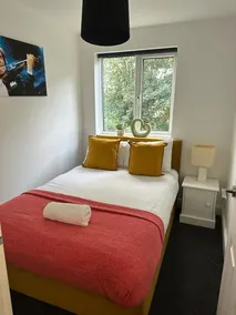 MALTING-GREEN DOOR-One Bedroom Apartment - Image 2