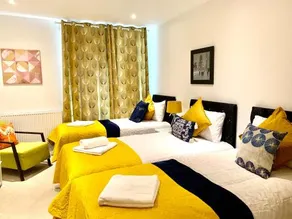 Dockland Excel 2 Bedroom Apartment - Image 2