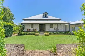 Large Family House including Self Contained Studio for AuPair or extended family - Image 3
