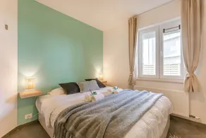 Bright Apartment With Large and Sunny Garden - Image 3