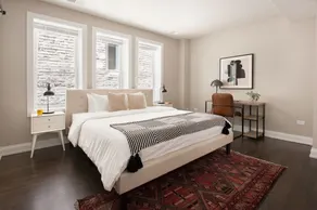 Deluxe Wicker Park Suites by Sonder - Image 2