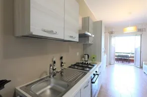 Pietrenere Seaside APT con Balcone - Image 3