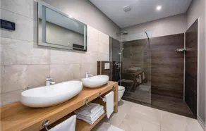 2 Bedroom Accommodation in Zminj - Image 4