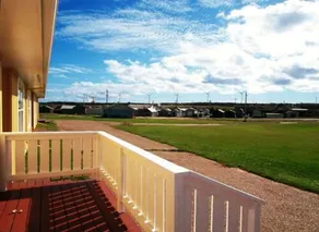 Points East Beach Motel - Image 5