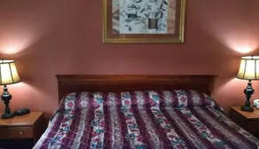 Red Carpet Inn - Image 2