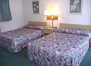 Lake View Motel - Image 1