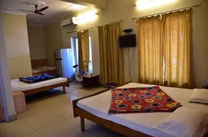 Hotel Ashrey - Image 2