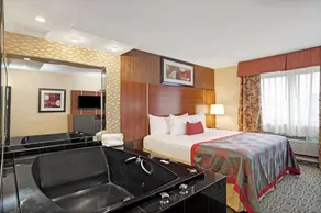 Ramada by Wyndham Staten Island - Image 2