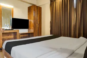 Elegant Stays in Downtown Bangalore - Image 2